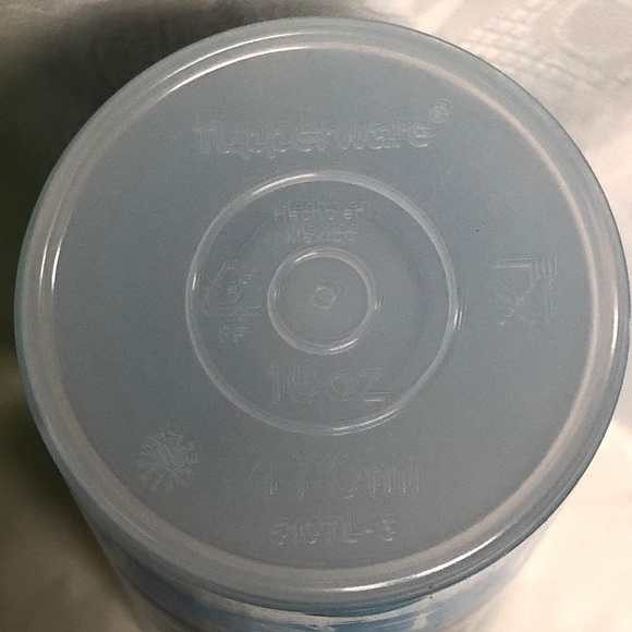 NWOT Tupperware Tumblers with Flip-Top Seal, Sea Animals Pint, 16 oz capacities - Picture 4 of 4